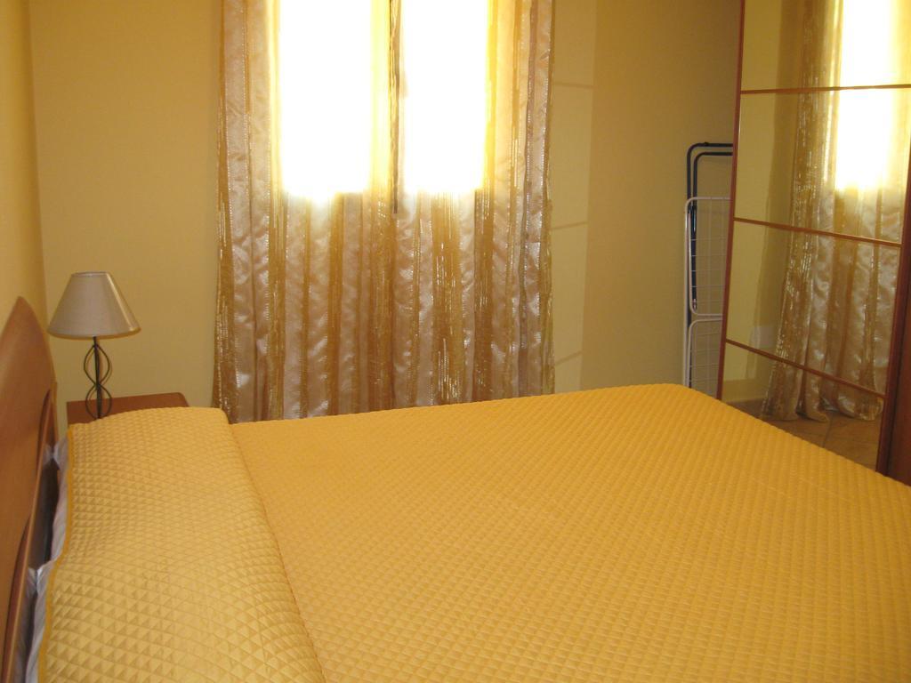 Rosy'S Apartments Trappeto  Room photo